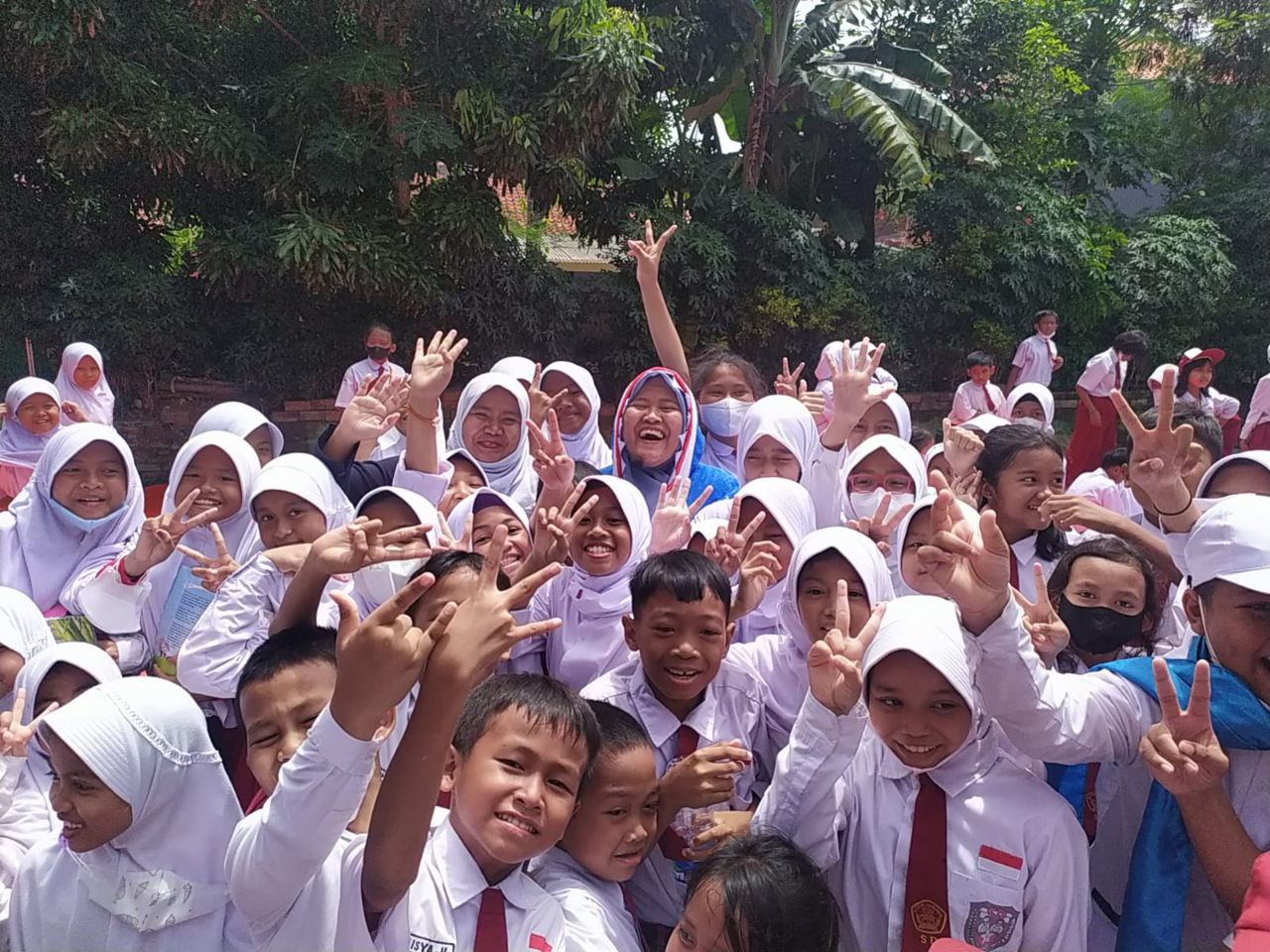 Menelusuri Jejak Literasi (Si Jali) Di SDN Kemanggisan 14 Berliterasi Dongeng